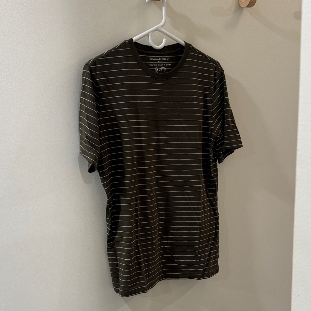 Banana Republic Men's Dark Olive Striped Tee